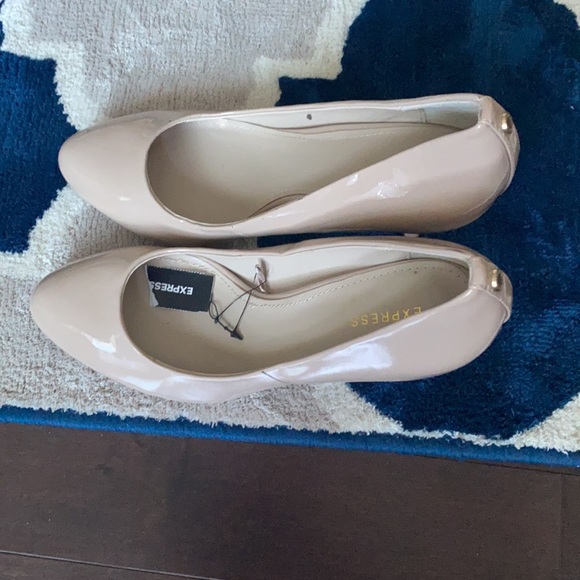 Express Heels - Picture 4 of 5
